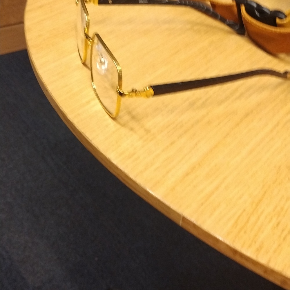 Glasses - Picture 4 of 6